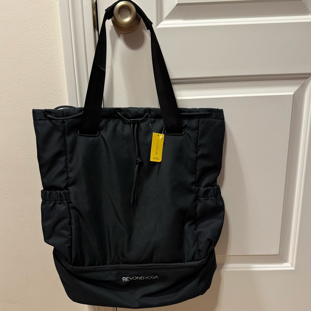 NWT Beyond Yoga Convertible Gym Bag